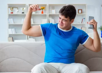 Aşırı Terleme Nedenleri – Yaz Kış Aşırı Terleme Sorununuz mu Var?