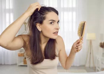 Saç Dökülmesi Neden Olur? Saç Dökülmesi Tedavi Edilebilir mi?