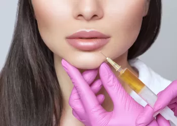 Çene Dolgusu (Jawline Dolgu) – Yüz Hatlarınızı Belirginleştirin!