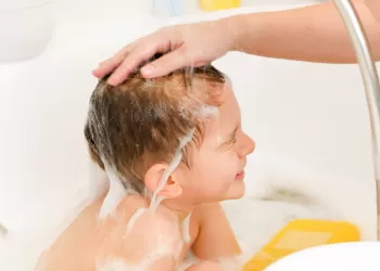 Çocukların Saçları Ne Sıklıkta Yıkanmalı?