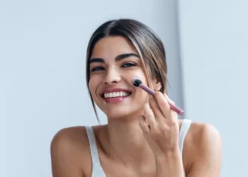 Sivilceli Ciltler İçin Makyaj Önerileri