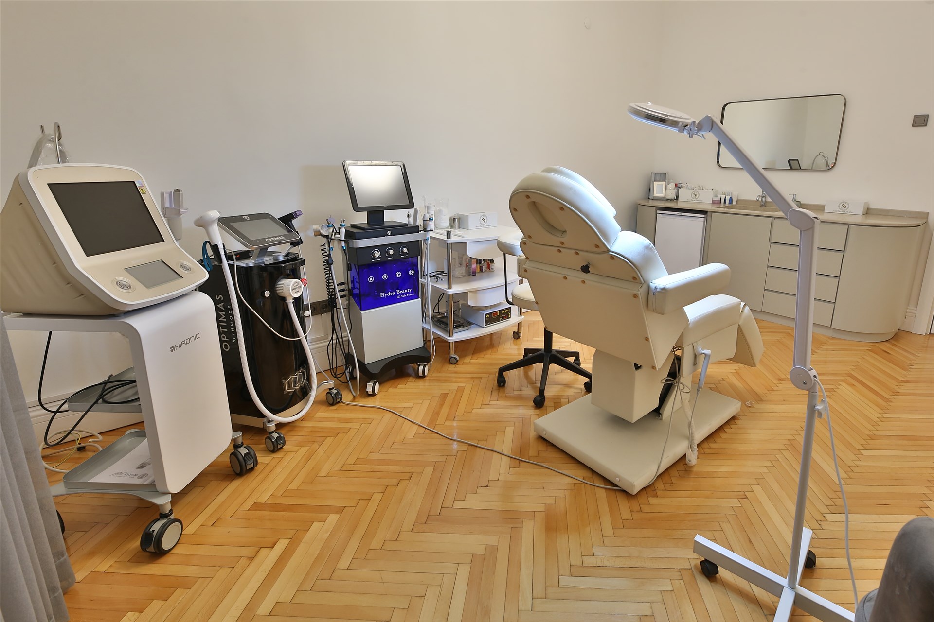 Dermatoloji Klinikleri