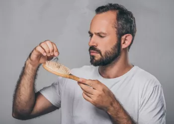 Saçlarım Dökülüyor Hangi Bölüme Gitmeliyim?